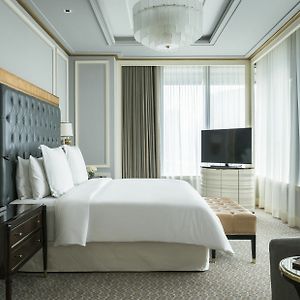 Premier King Suite